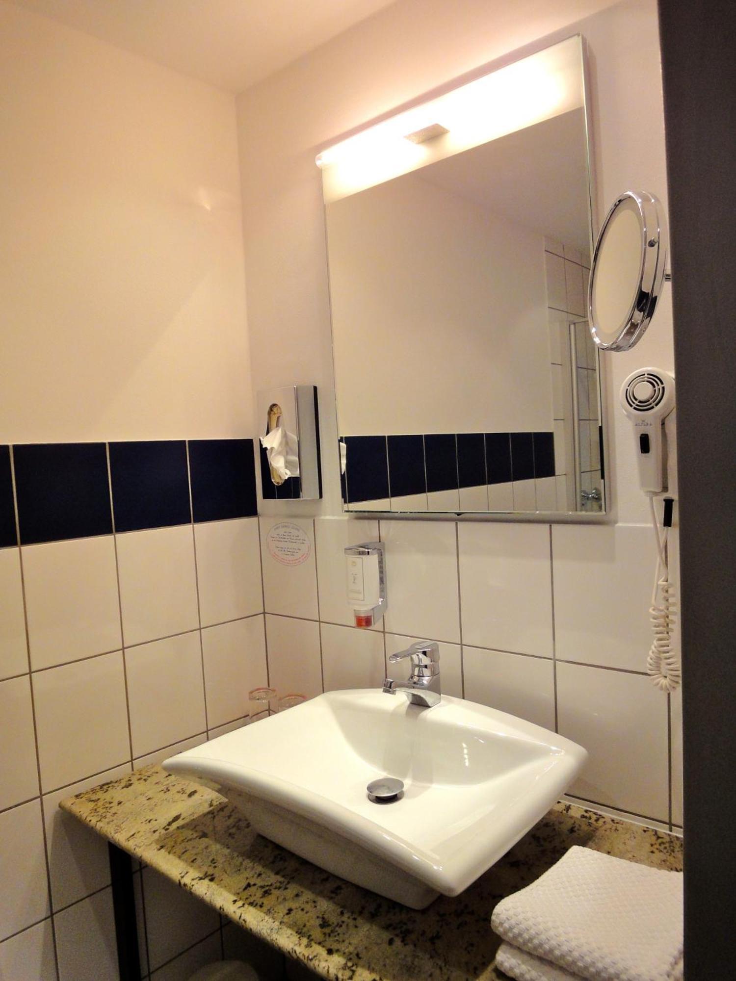 Hotel Scheidberg Wallerfangen ภายนอก รูปภาพ
