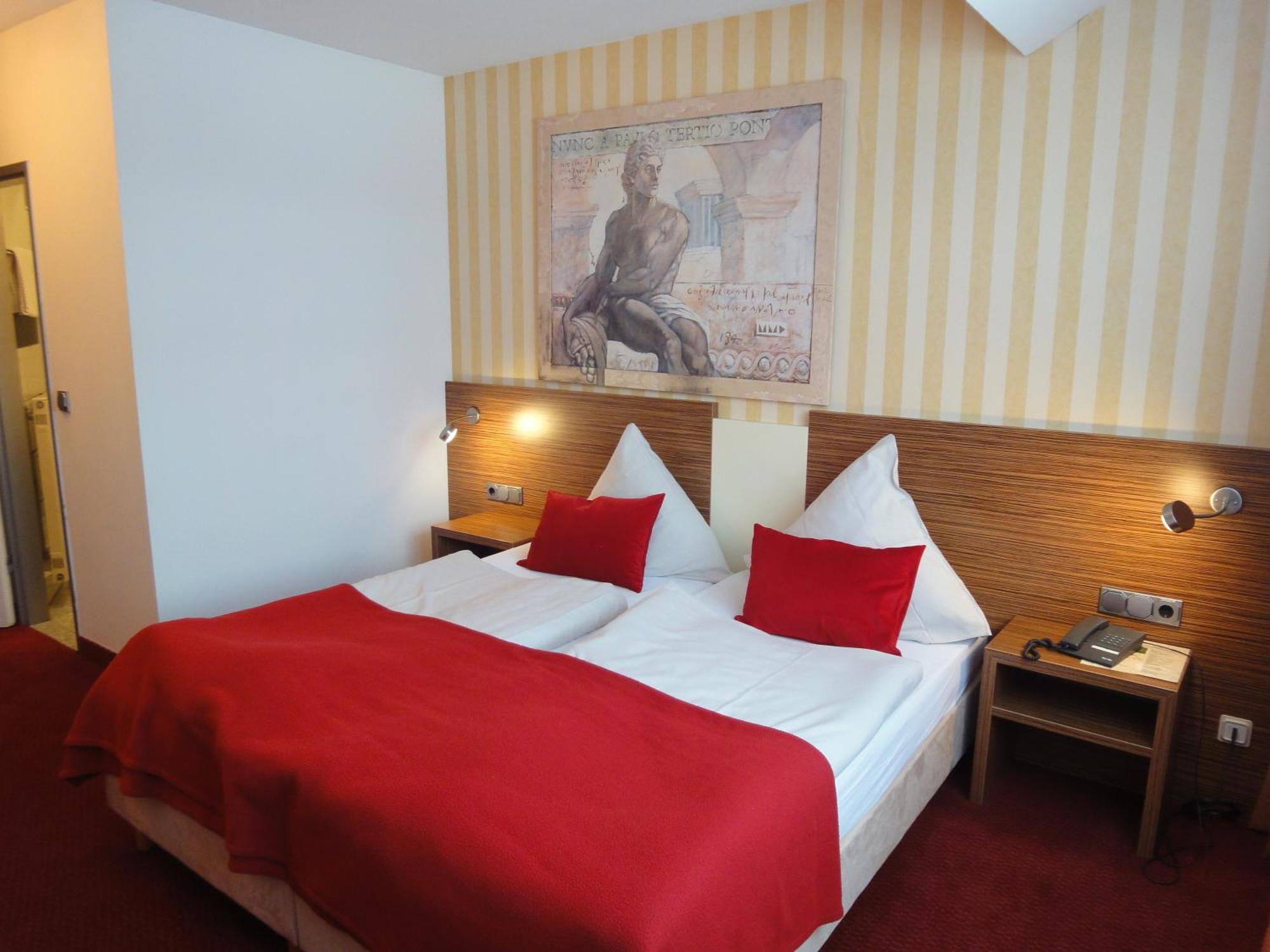 Hotel Scheidberg Wallerfangen ภายนอก รูปภาพ