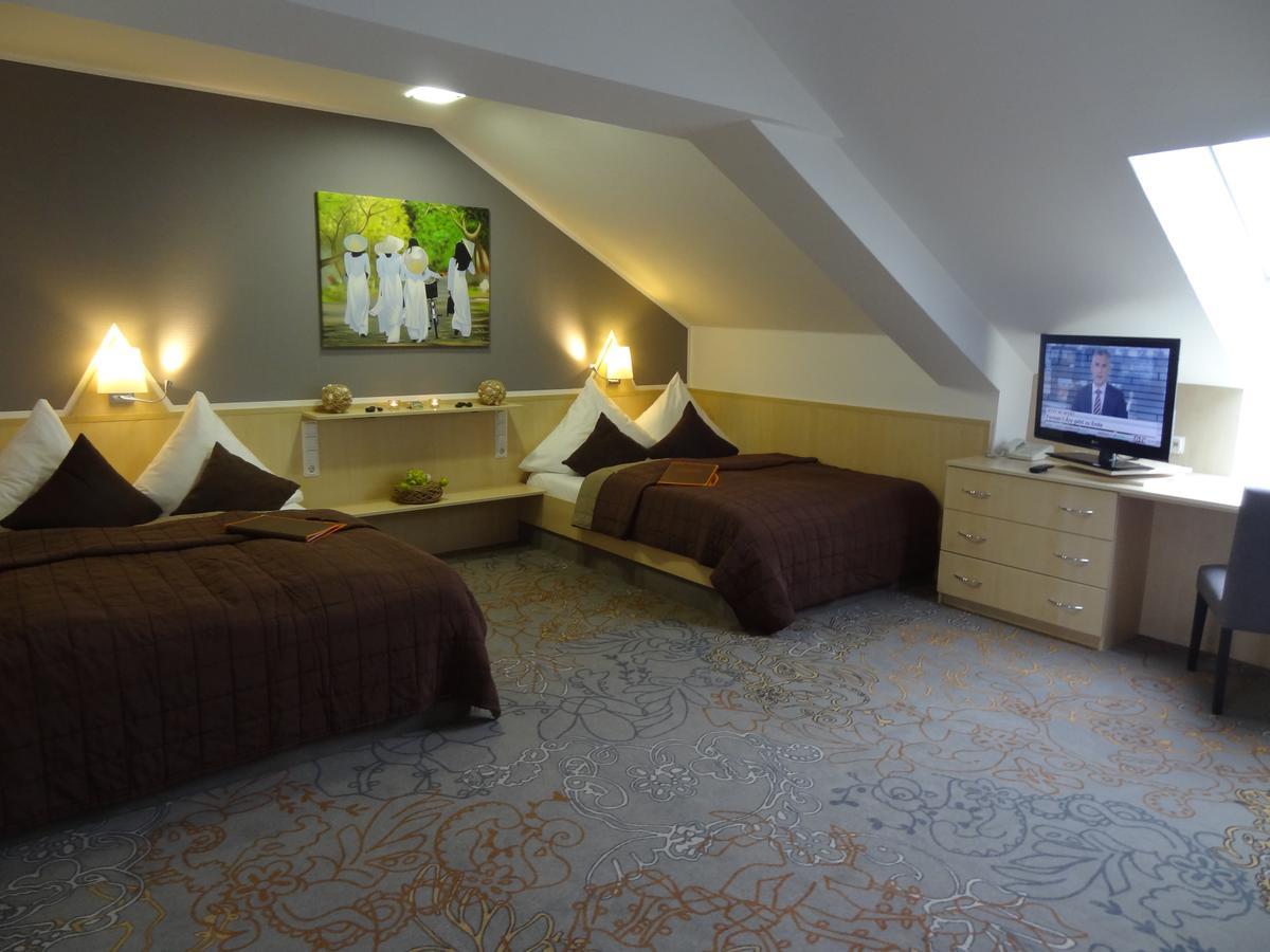 Hotel Scheidberg Wallerfangen ภายนอก รูปภาพ