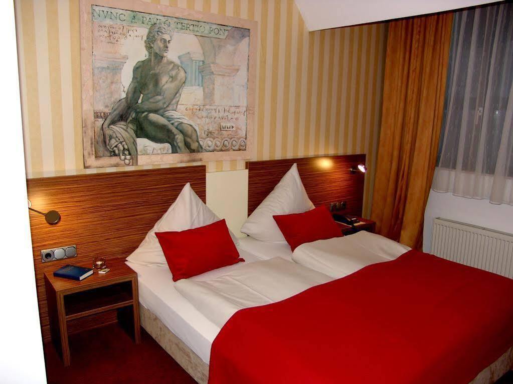 Hotel Scheidberg Wallerfangen ภายนอก รูปภาพ